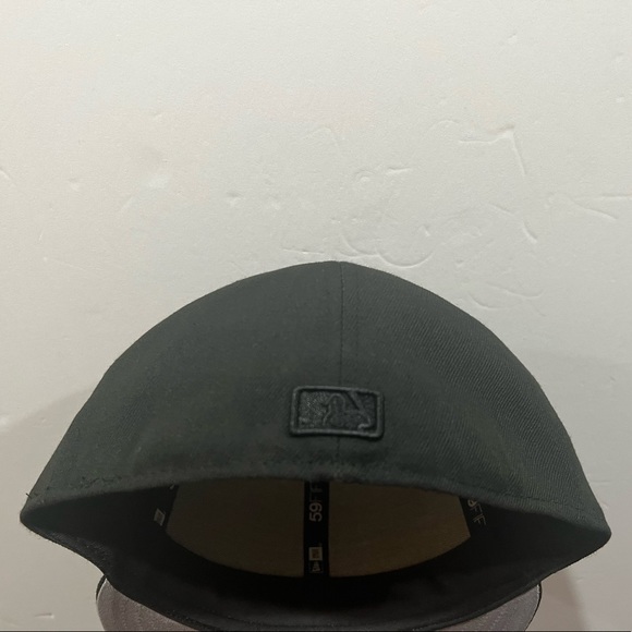 New Era, 59Fifty Fitted Hat, New York Yankees, Black - Picture 6 of 9
